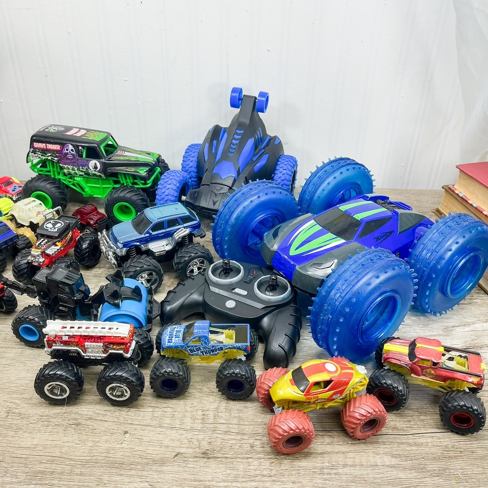 Monster Jam Truck Lot Grave Digger Blue Thunder RC Stunt Cars Hot Wheels 15pc